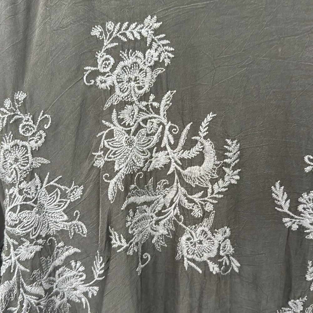Johnny Was Leaf Garden Embroidered Toe Back Shark Bite Tunic. Size Small. - Picture 5 of 12